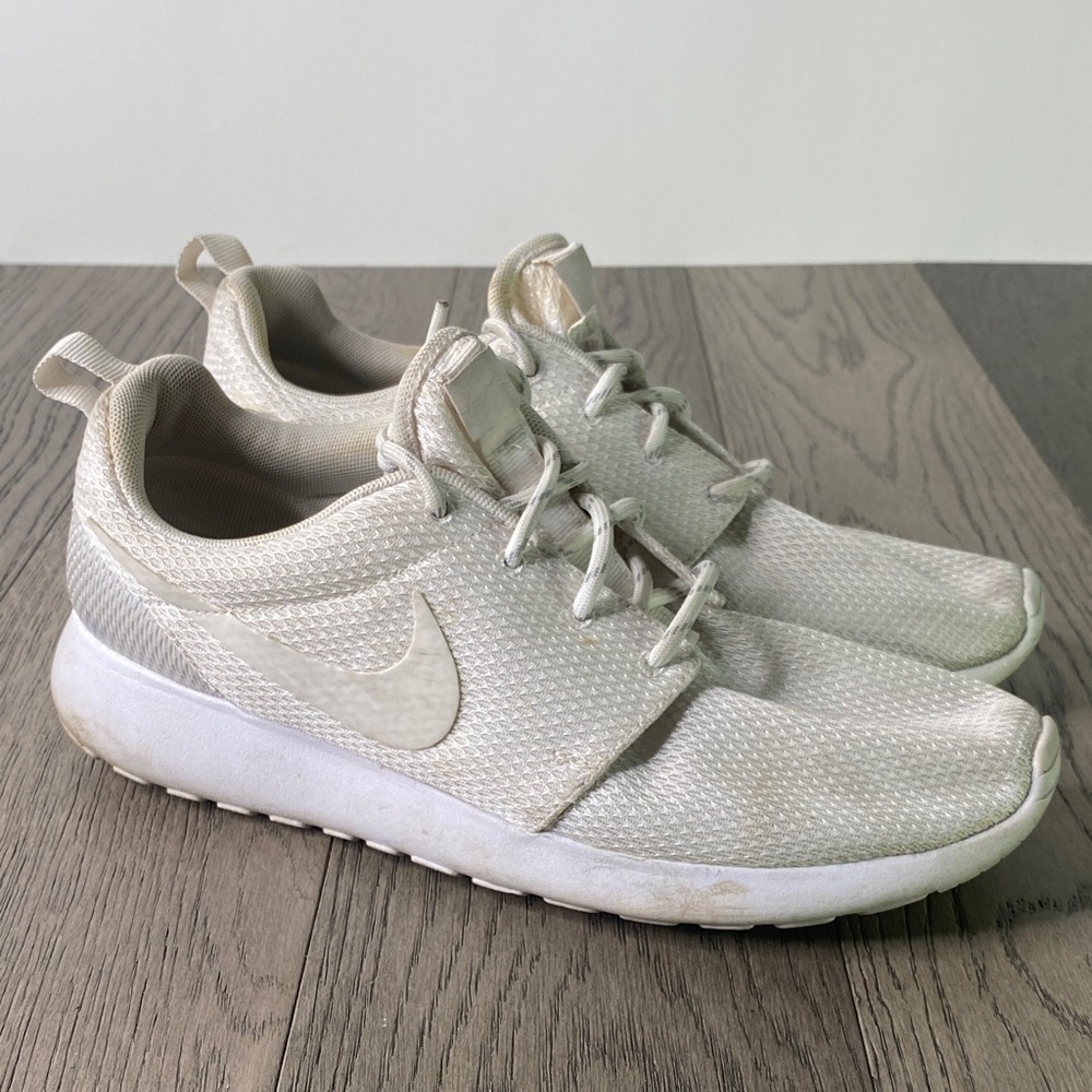 Nike White Athletic Shoes Women’s Size 8.5 - USED